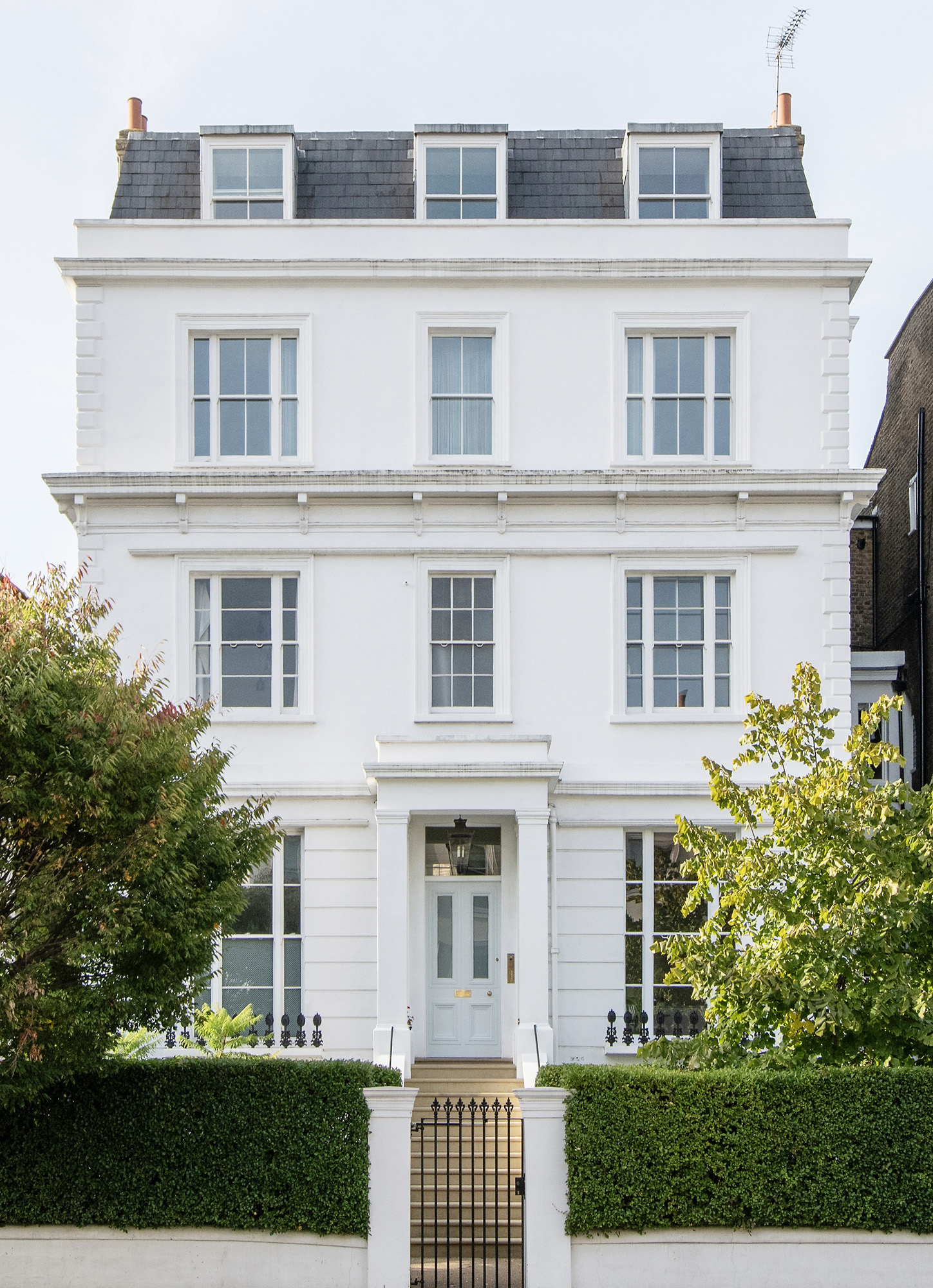 Notting-Hill-Apartment-For-Sale-Pembridge-Crescent-1_Lo – edit