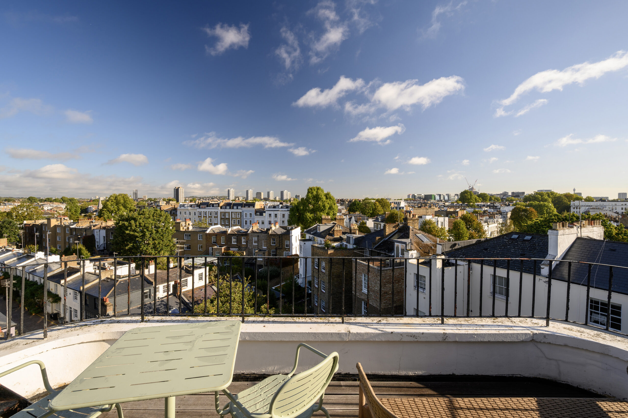 Notting-Hill-Apartment-For-Sale-Pembridge-Crescent-3_Lo