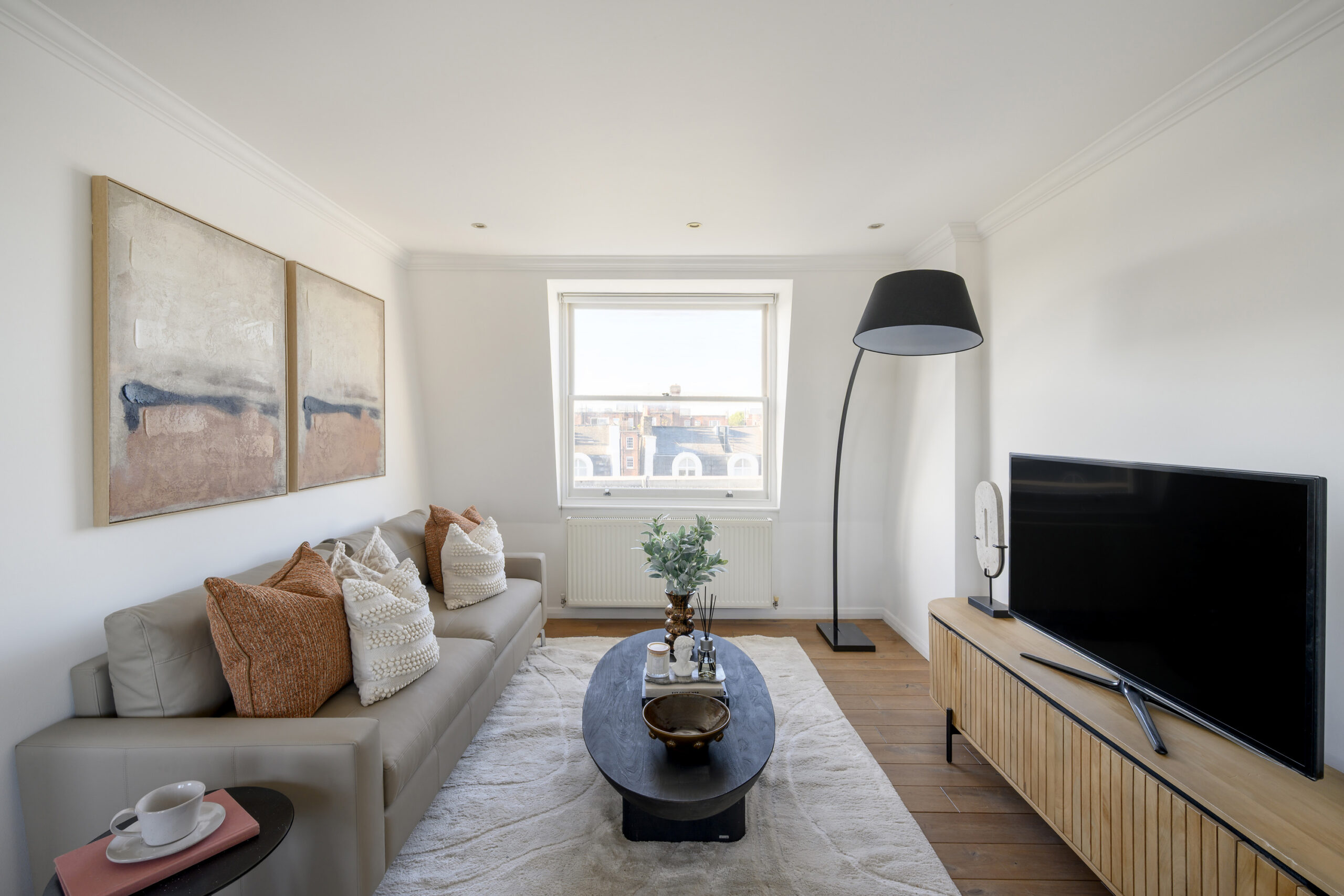 Notting-Hill-Apartment-For-Sale-Pembridge-Crescent-4_Lo
