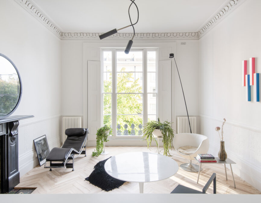 Bright period reception room of an apartment in Notting Hill