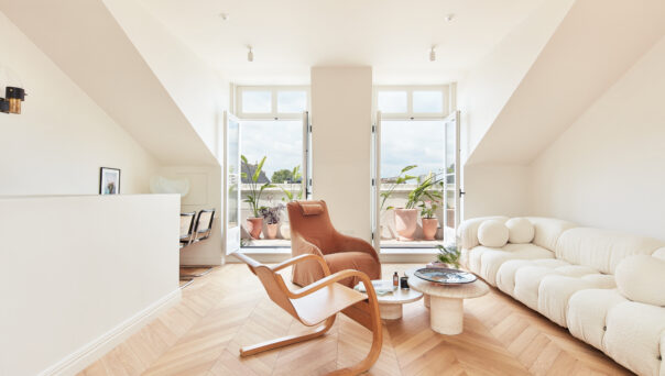 Luxurious bright living room of a duplex apartment for sale on Portobello Road