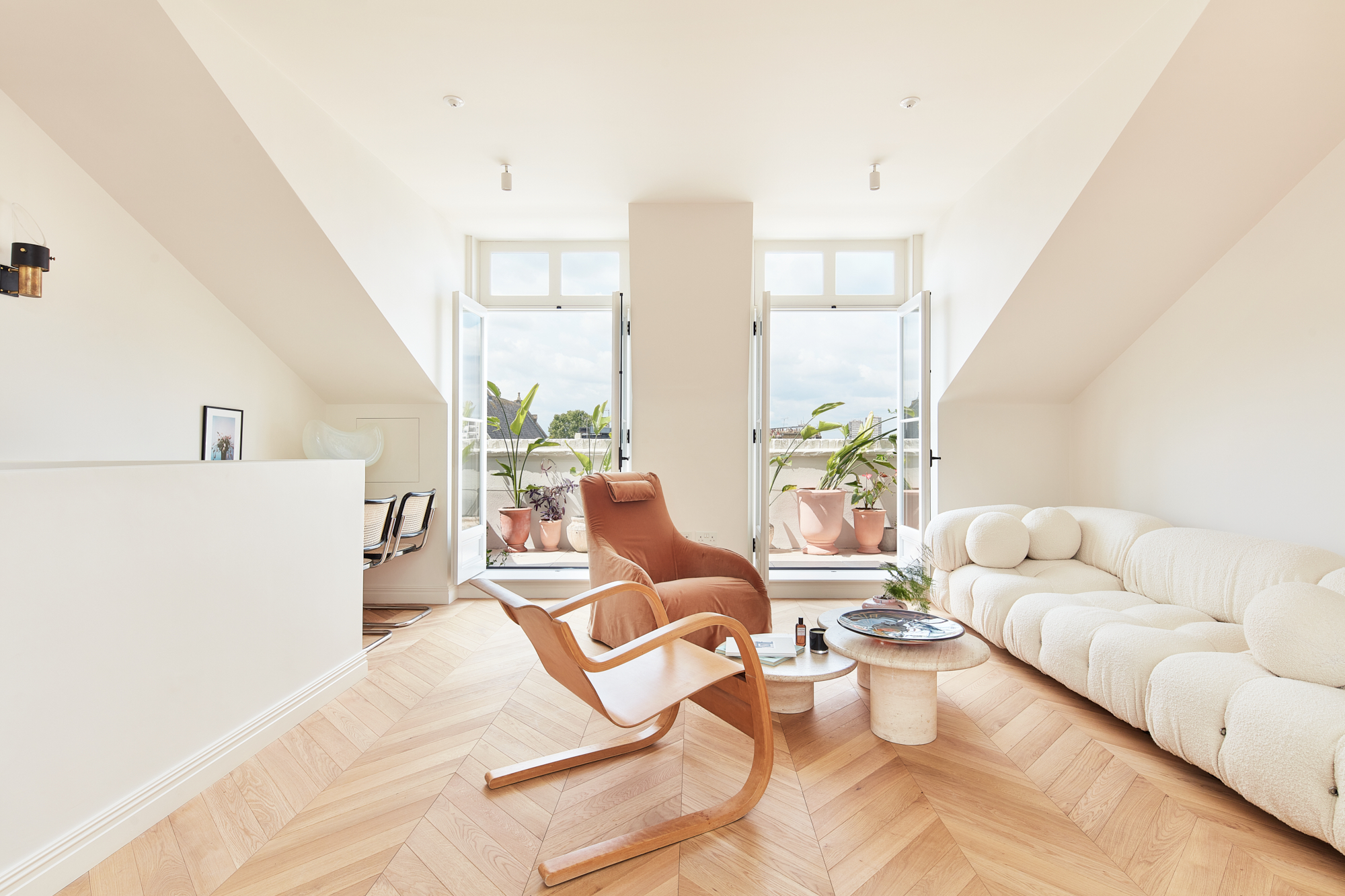 Luxurious bright living room of a duplex apartment for sale on Portobello Road