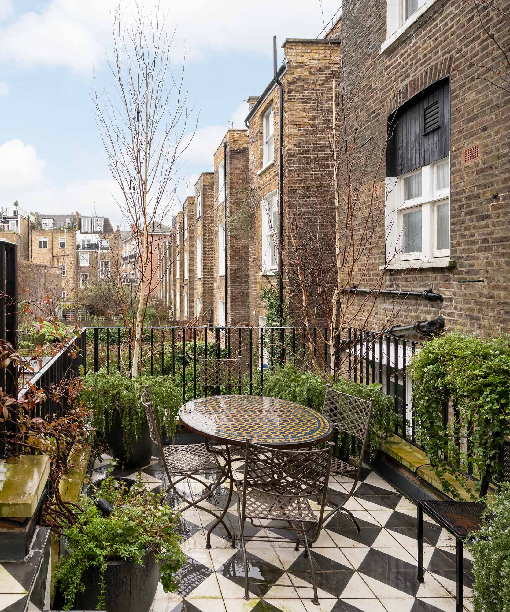 Notting-Hill-Apartment-For-Sale-Powis-Terrace-36_Lo- edit