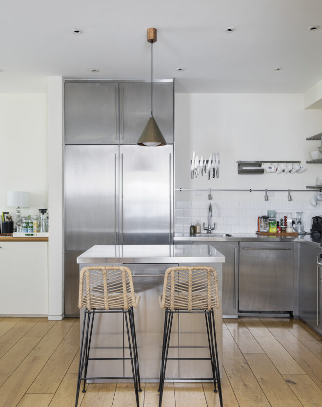 For Rent, Horbury Mews Notting Hill W11 industrial style kitchen with island and breakfast bar
