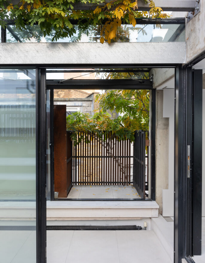 Notting-Hill-House-For-Rent-Vernon-Yard (19)