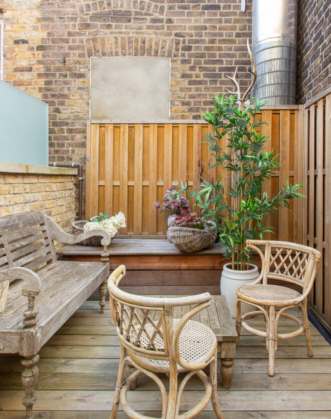 Quiet decked garden of a luxury two-bedroom house for sale in Notting Hill