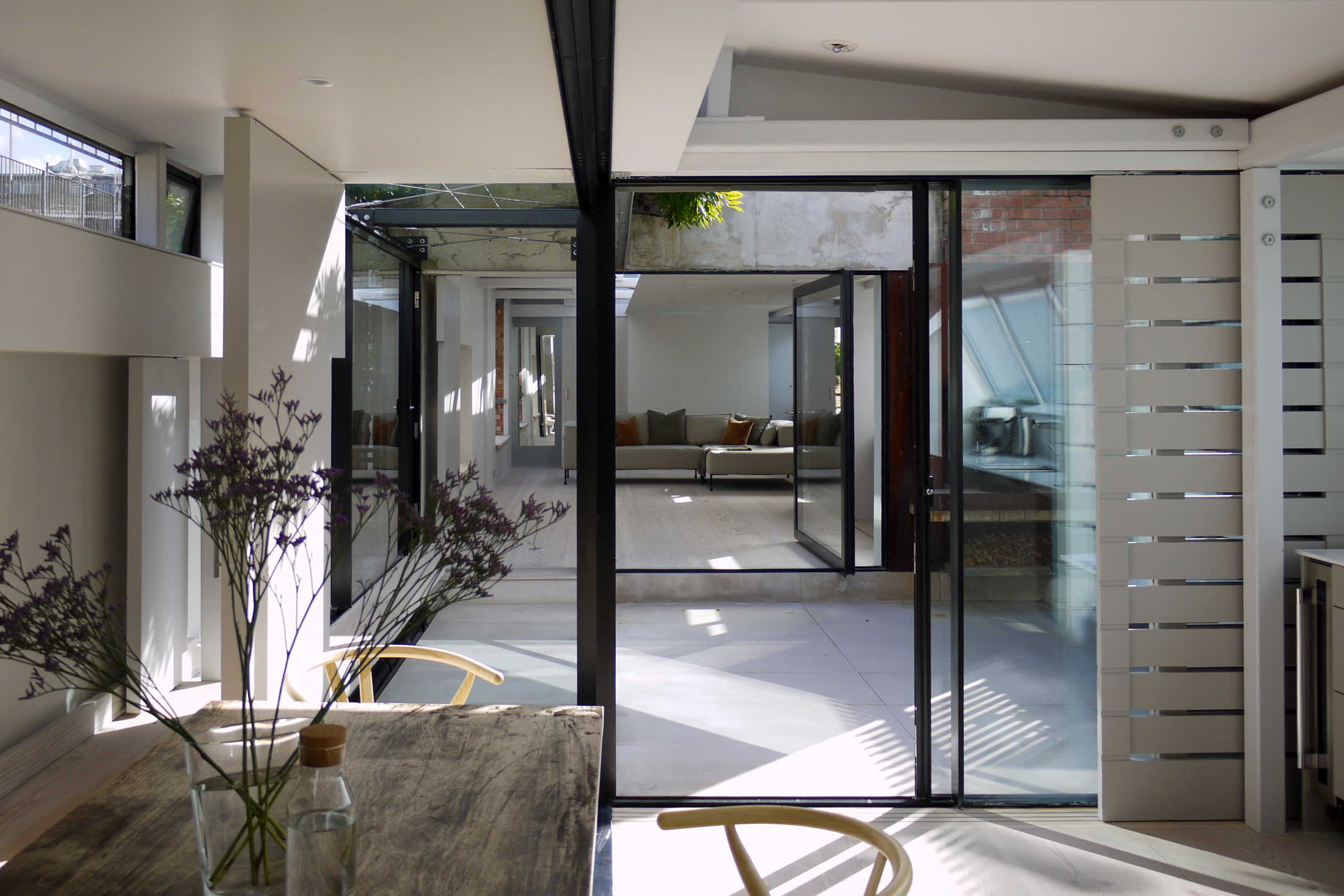 Notting-Hill-Mews-House-For-Sale-Vernon-Yard-04