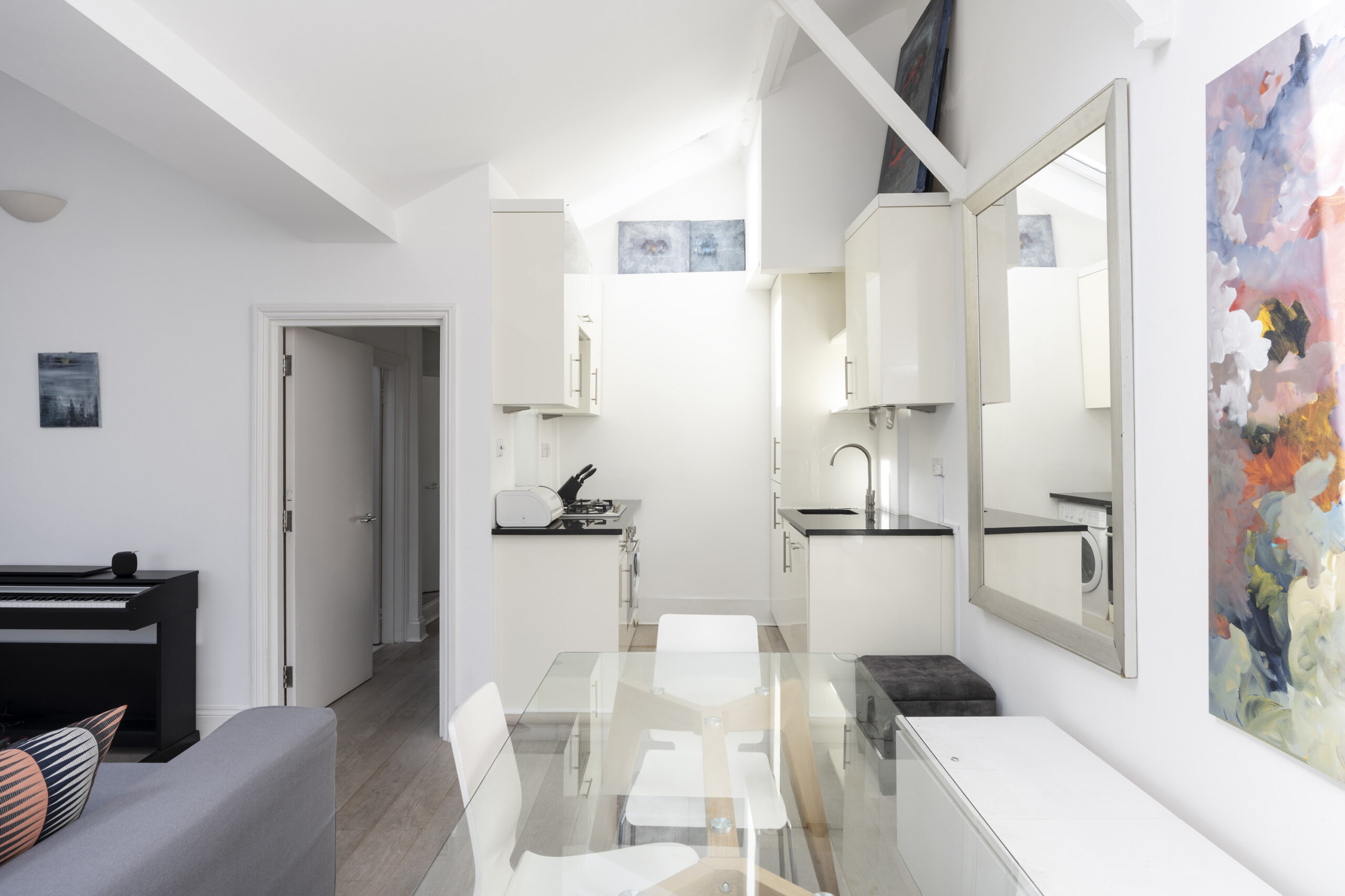 Notting-Hill-One-Bedroom-Apartment-For-Sale-10_Lo