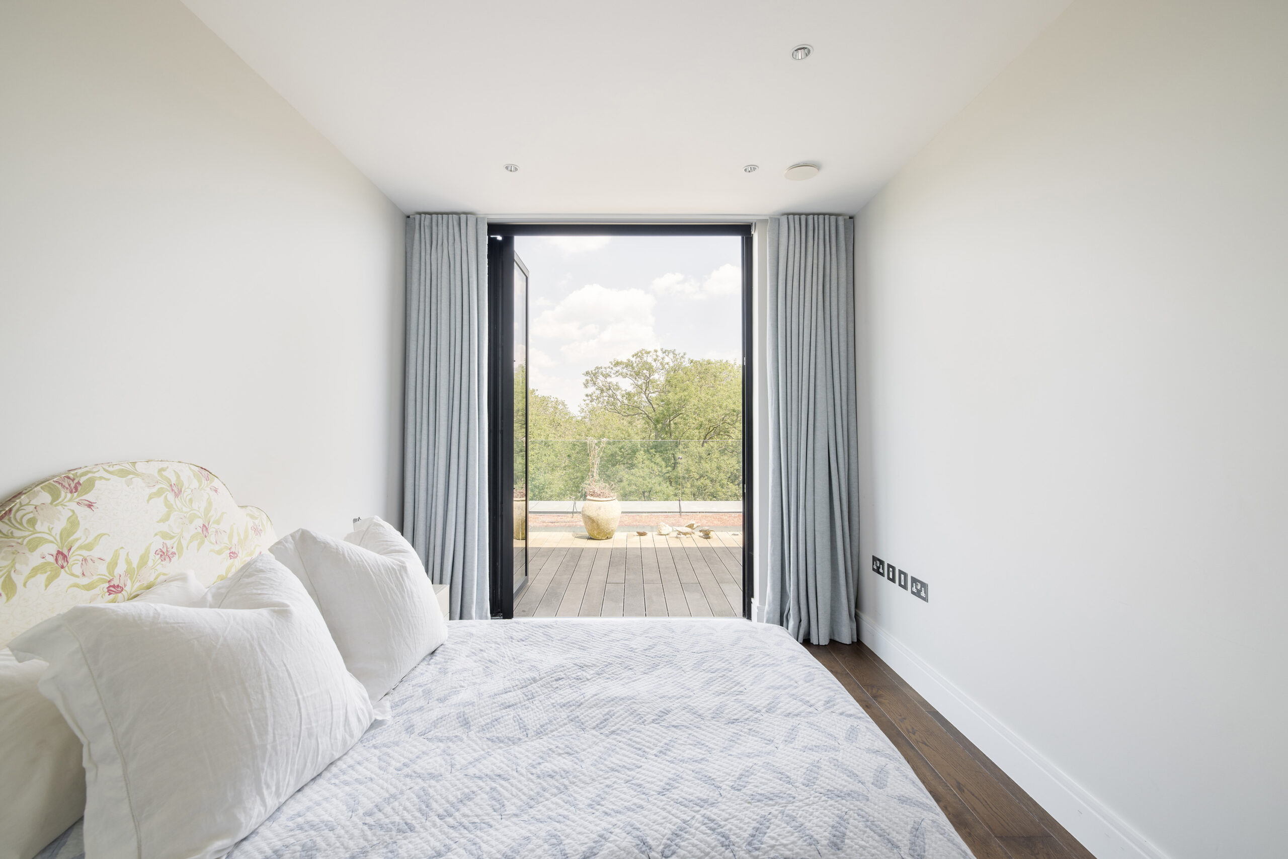 Queens-Park-Apartment-For-Rent-Salusbury-Road-13_Lo