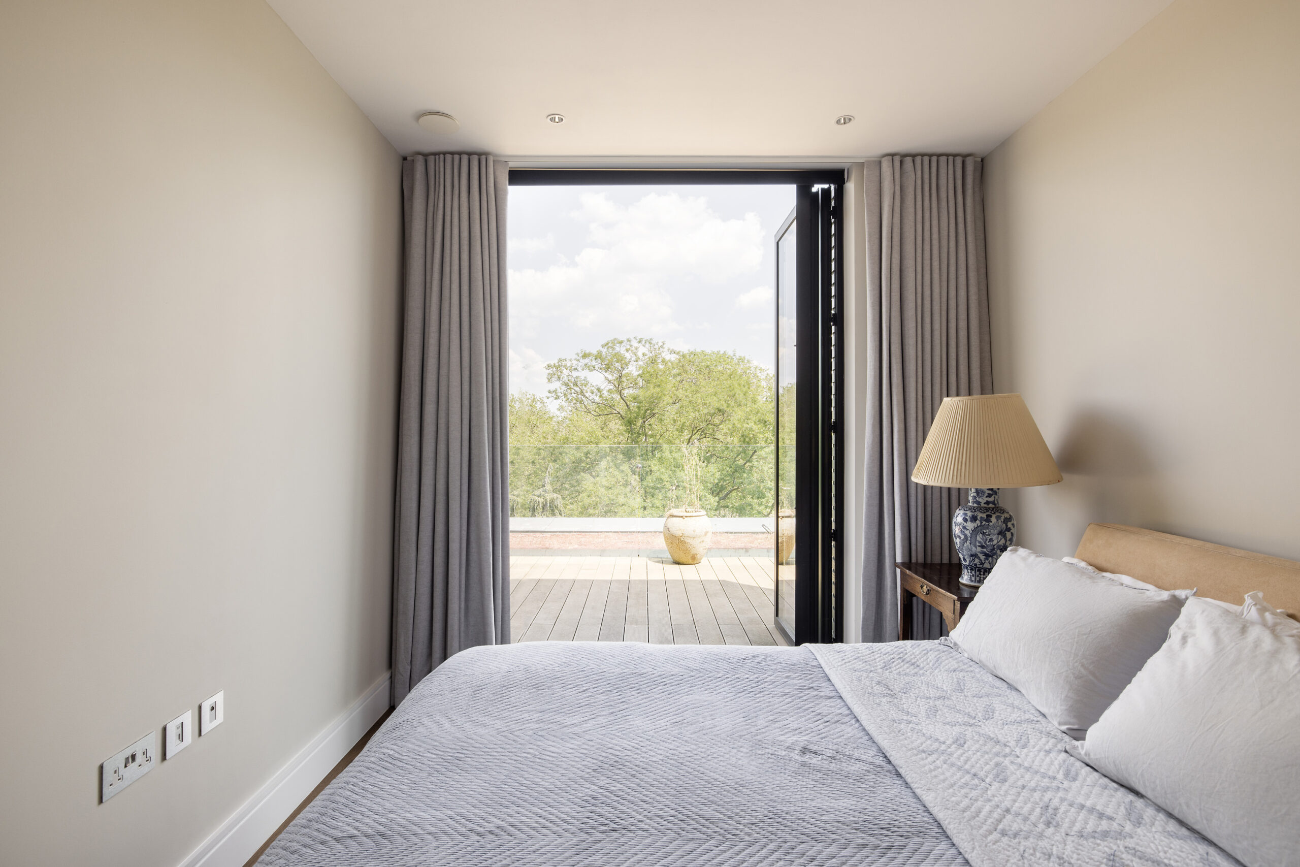 Queens-Park-Apartment-For-Rent-Salusbury-Road-8_Lo