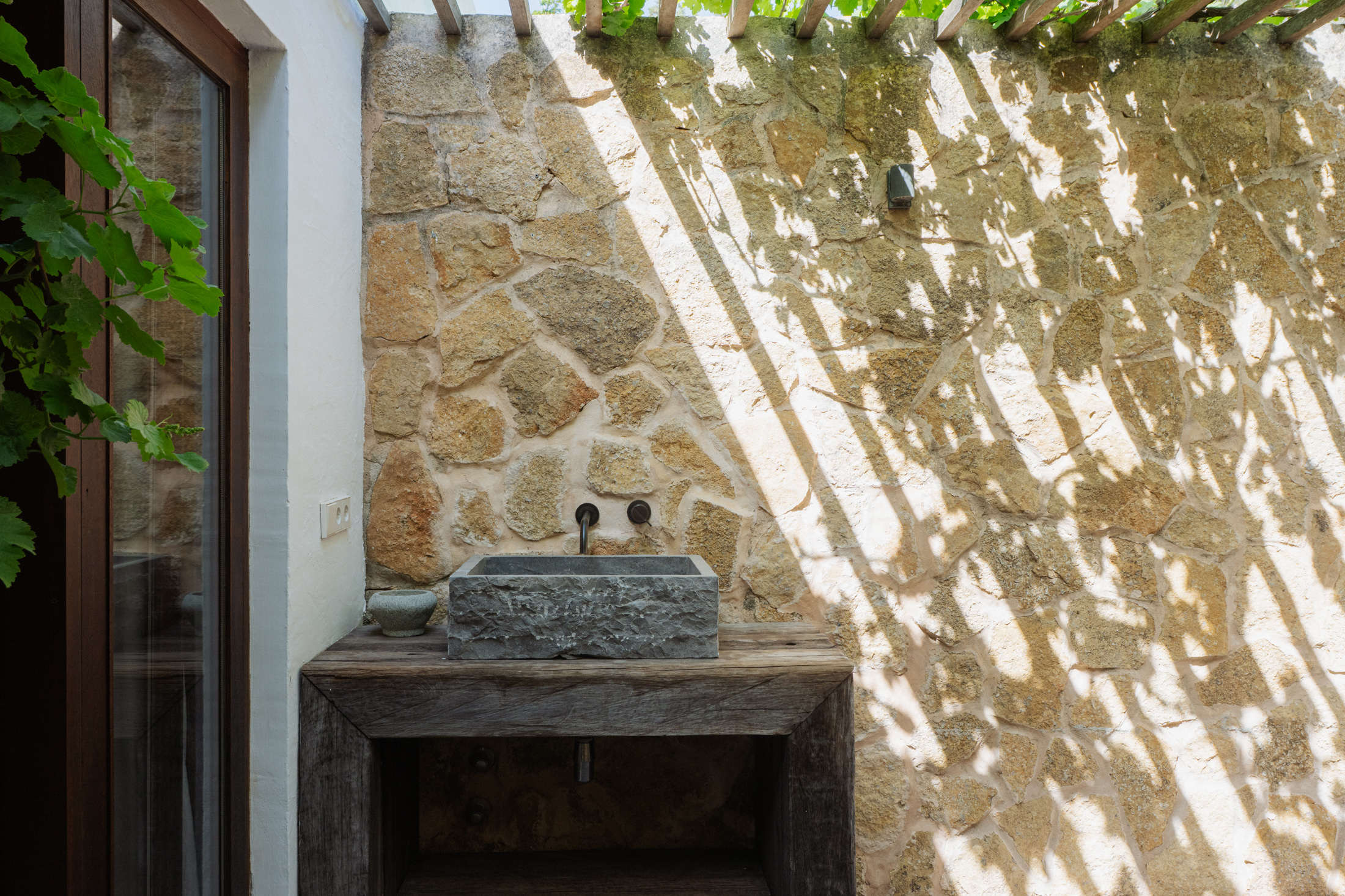 Villa-Finca-To-Rent-North-Ibiza (24)
