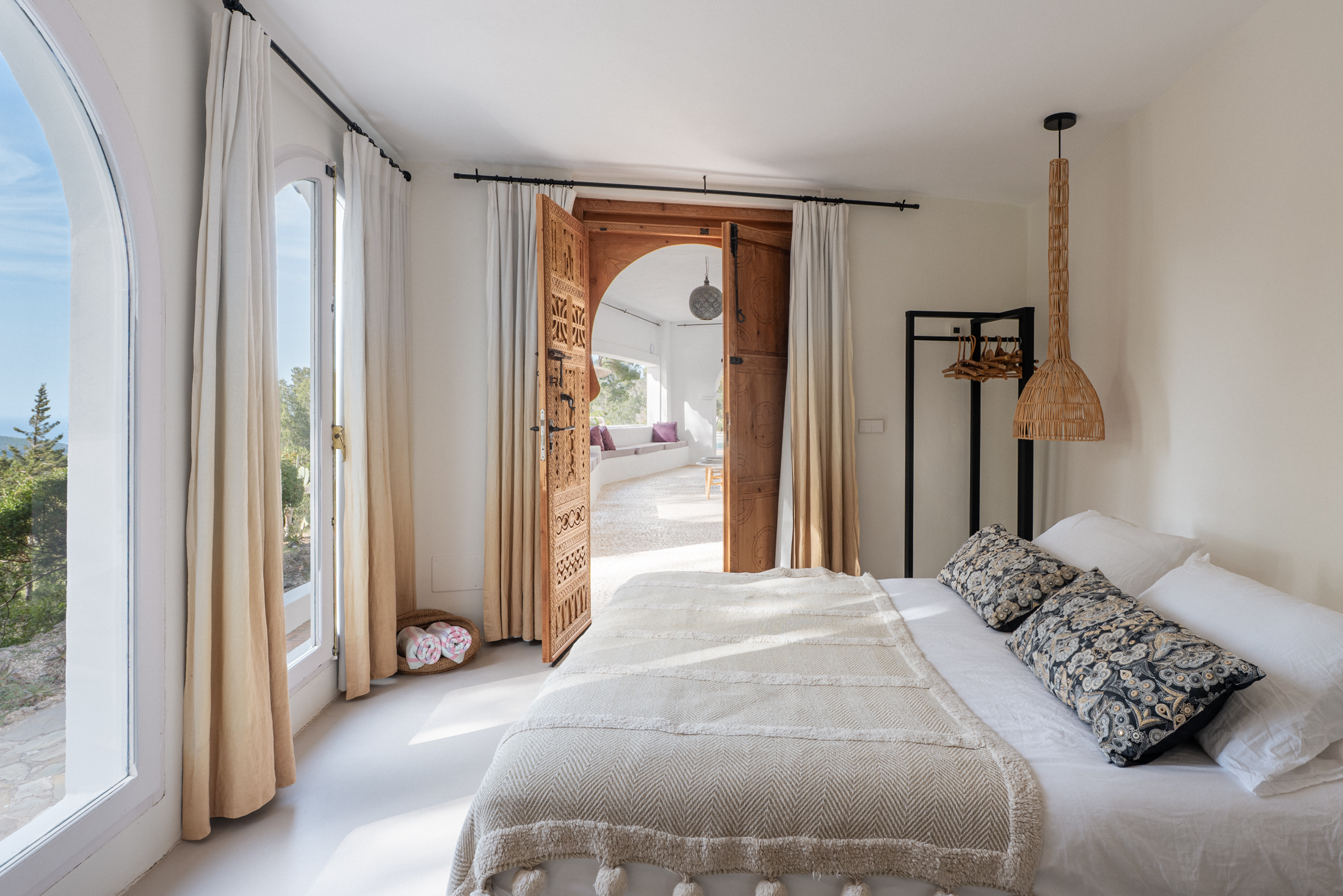 Villa-Finca-To-Rent-North-Ibiza (34)
