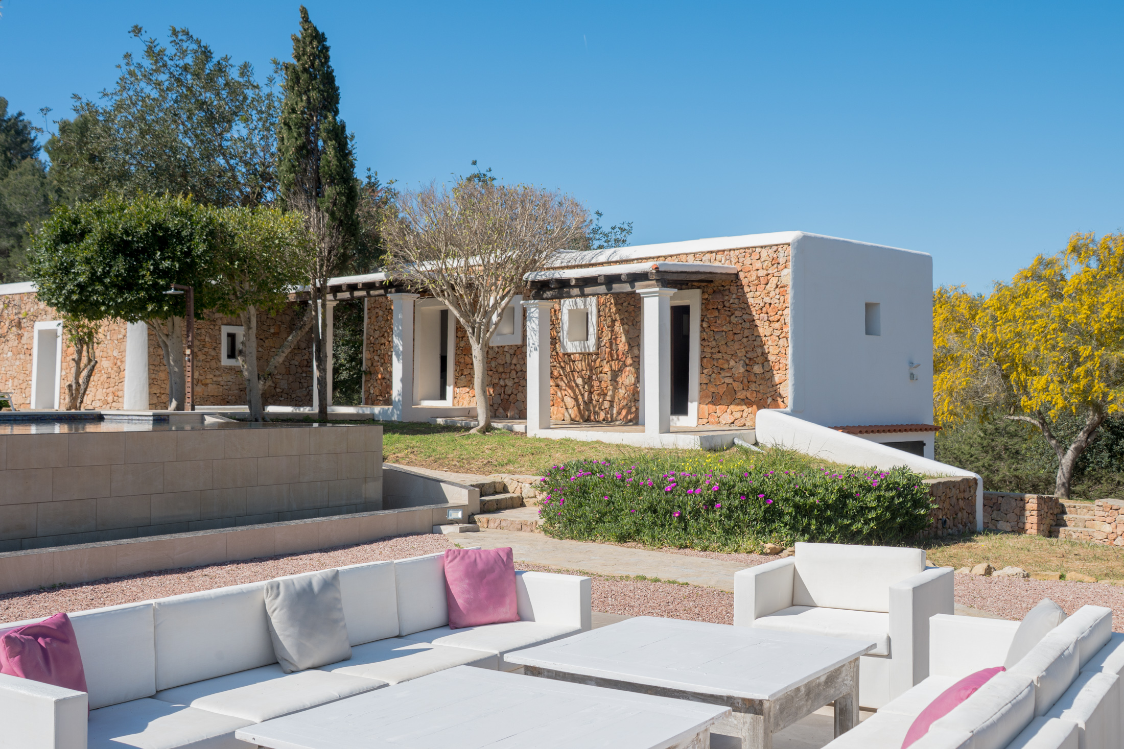 DN-Ibiza-Luxury-Villa-Finca-For-Sale-Jardin