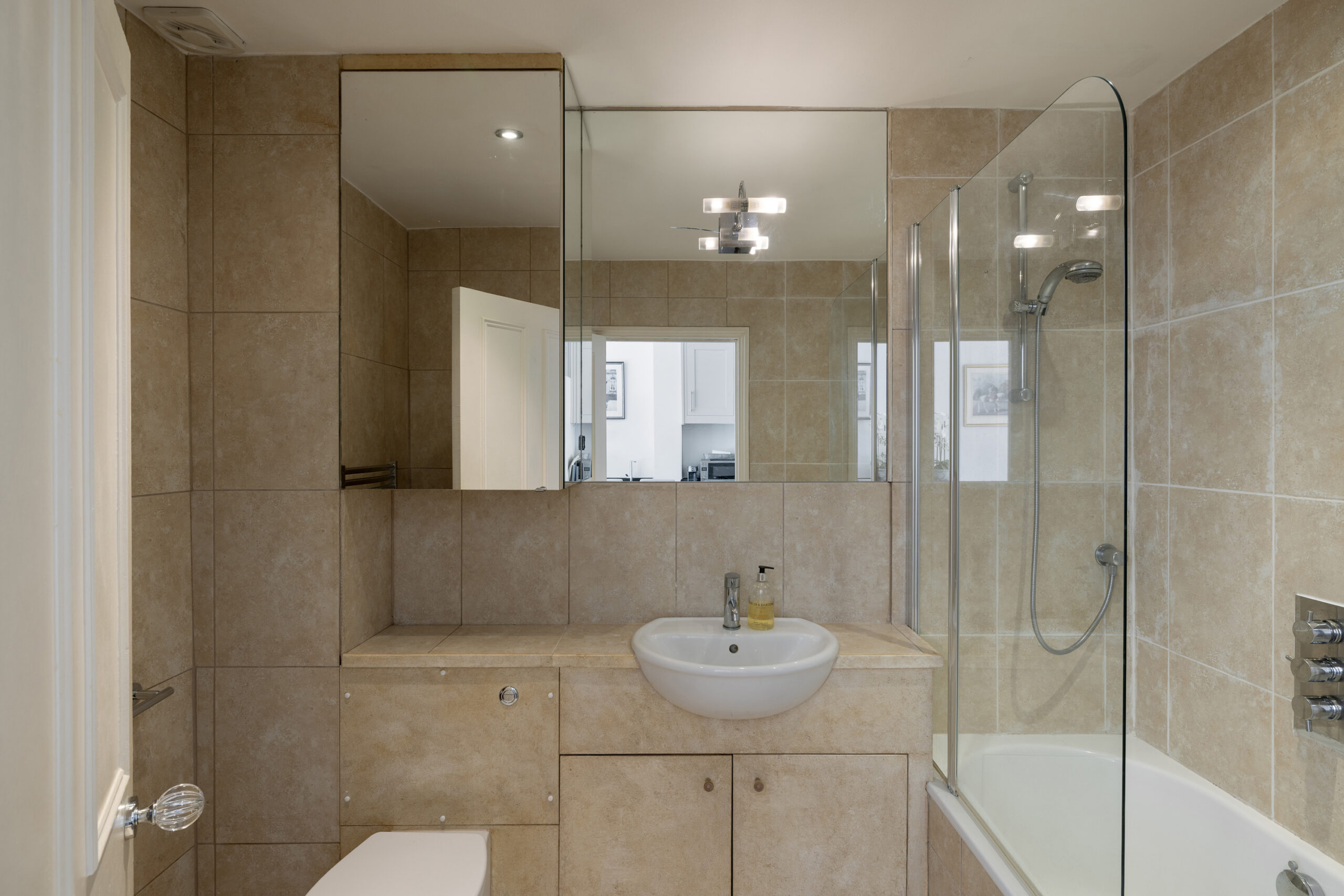 West-Brompton-Apartment-For-Rent-Harcourt-Terrace-1_Lo