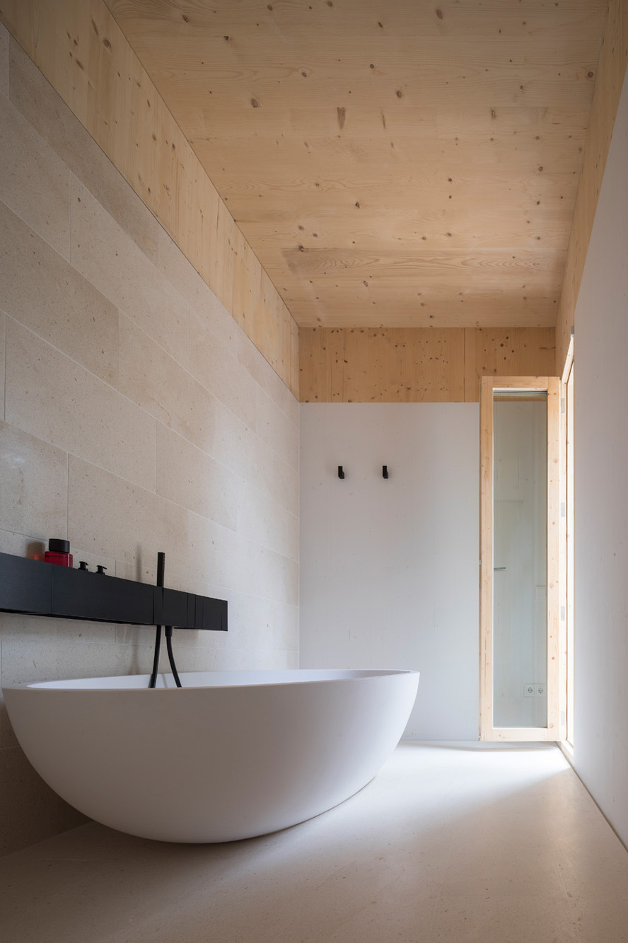 Bathroom of Cal Amo designed by Maria Castell