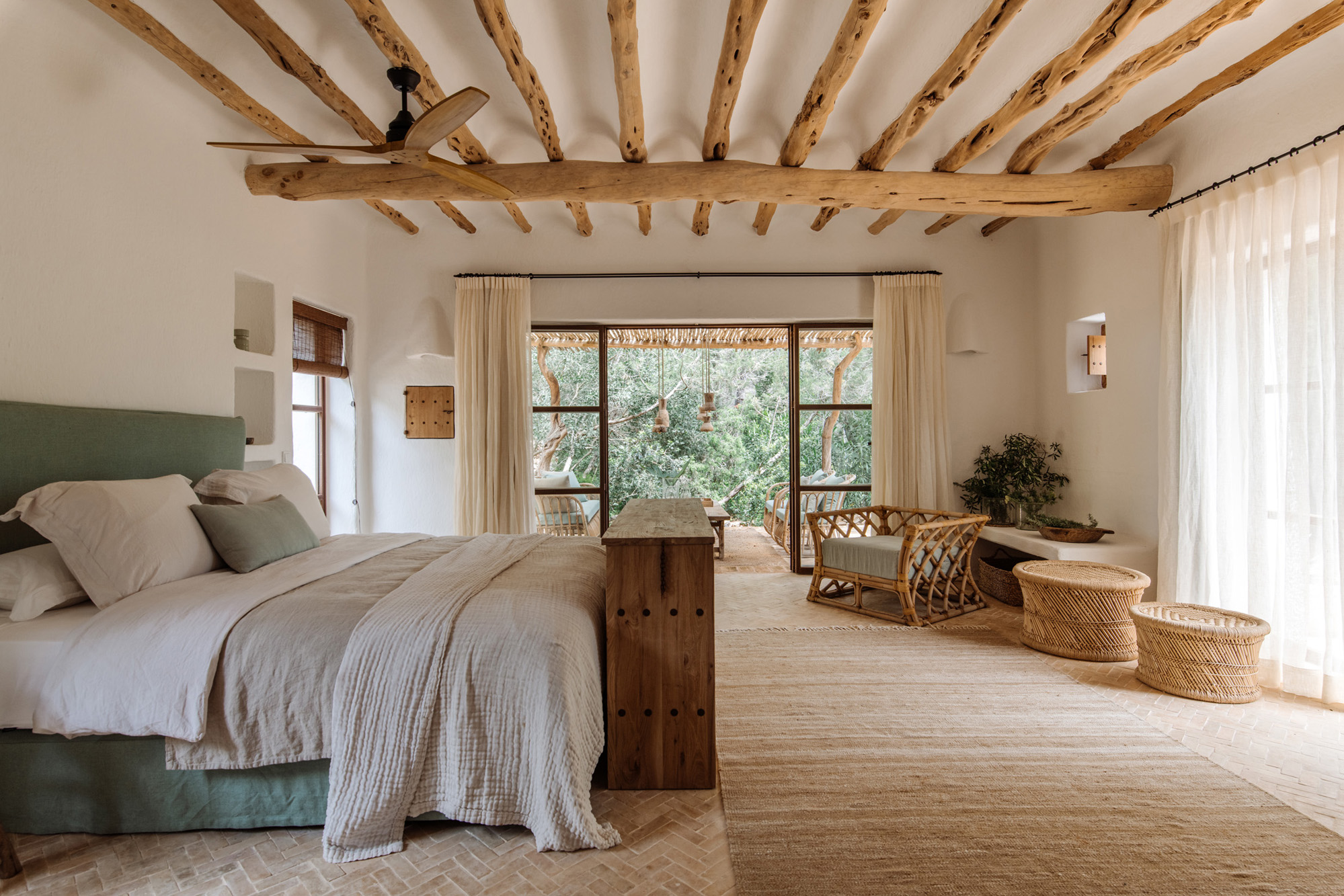 Bedroom by landscape design company Jungle Studio