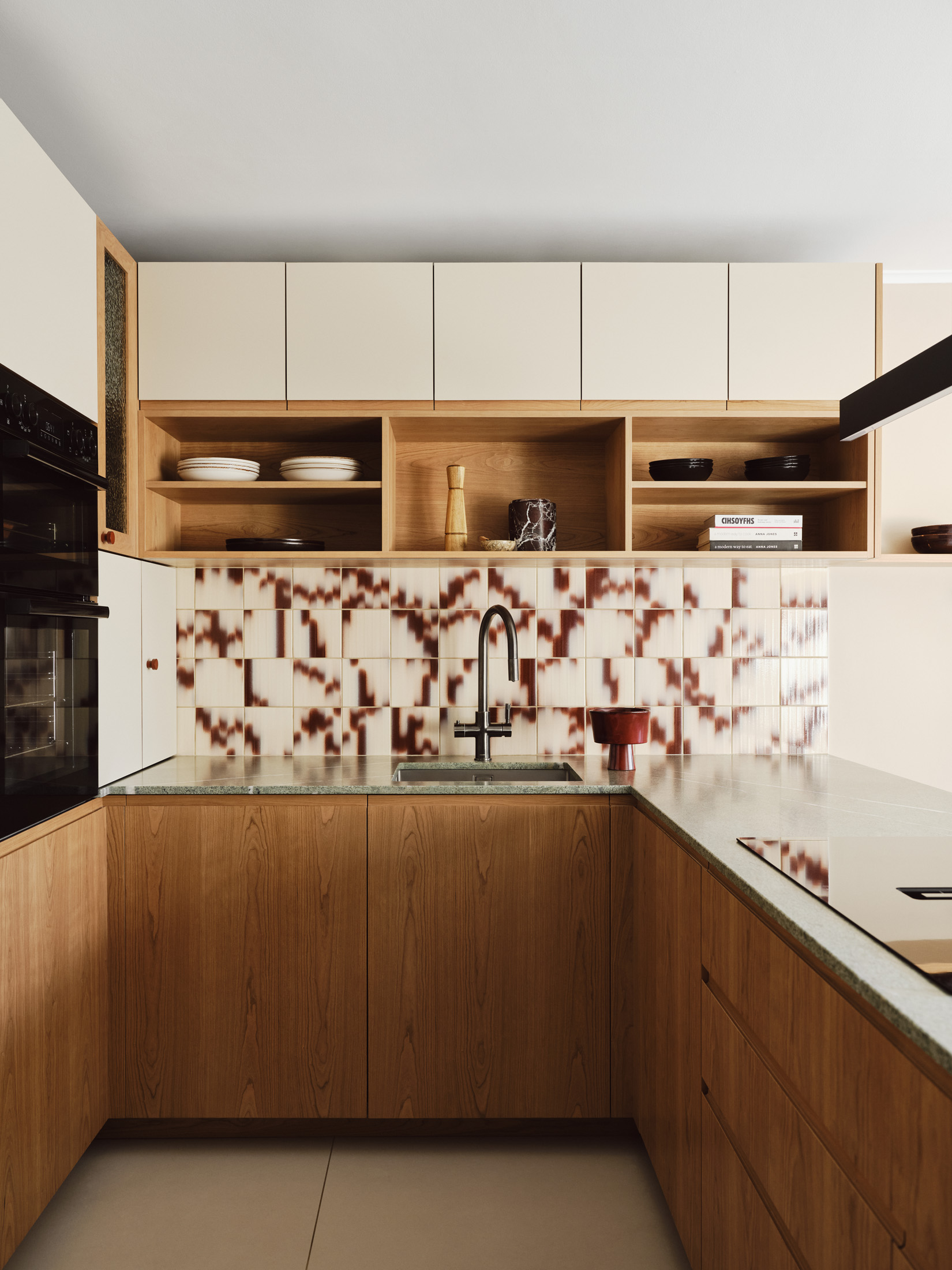 © Beth Davis_Holte_Elgin Road_H697_01